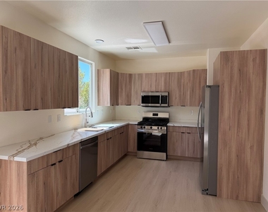 1253 Sun Village Avenue - Photo Thumbnail 24