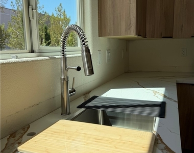1253 Sun Village Avenue - Photo Thumbnail 21