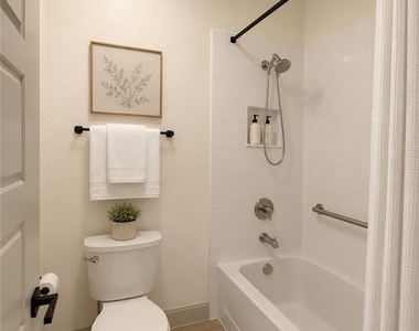 1253 Sun Village Avenue - Photo Thumbnail 6