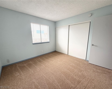 3720 Snorkel Circle - Photo Thumbnail 10