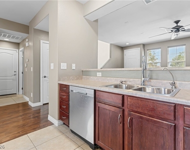 8396 Waylon Avenue - Photo Thumbnail 8