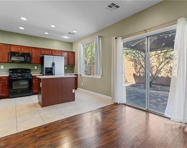 8396 Waylon Avenue - Photo Thumbnail 4