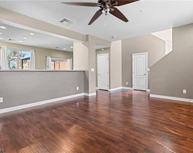 8396 Waylon Avenue - Photo Thumbnail 3
