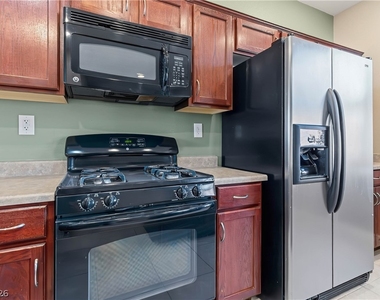 8396 Waylon Avenue - Photo Thumbnail 6