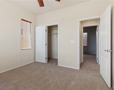 8396 Waylon Avenue - Photo Thumbnail 14