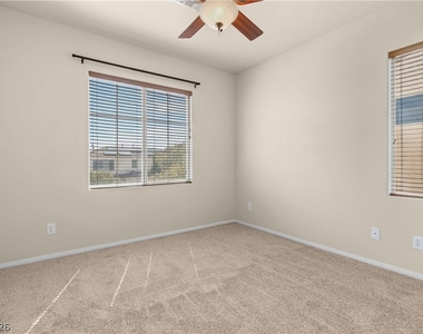 8396 Waylon Avenue - Photo Thumbnail 13