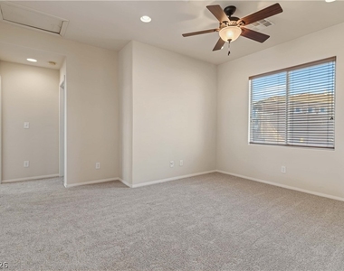 8396 Waylon Avenue - Photo Thumbnail 10
