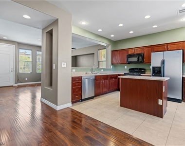 8396 Waylon Avenue - Photo Thumbnail 5