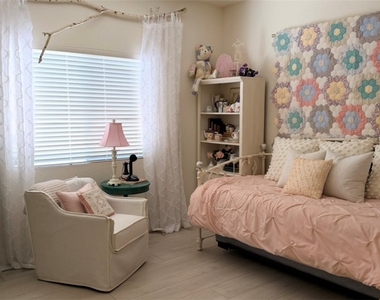10529 Cazaba Court - Photo Thumbnail 7