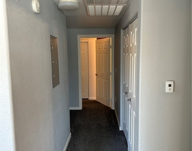2291 W Horizon Ridge Parkway - Photo Thumbnail 13