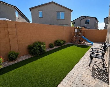 1954 Majalis Place - Photo Thumbnail 15