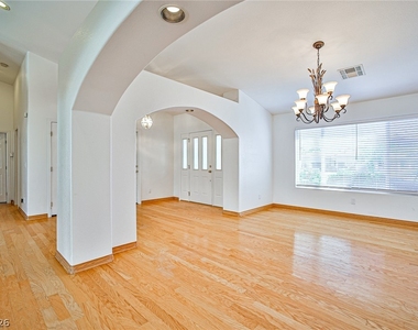 6025 Egan Crest Drive - Photo Thumbnail 6