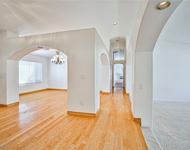 6025 Egan Crest Drive - Photo Thumbnail 11