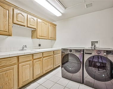 6025 Egan Crest Drive - Photo Thumbnail 27