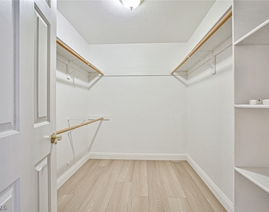 6025 Egan Crest Drive - Photo Thumbnail 46