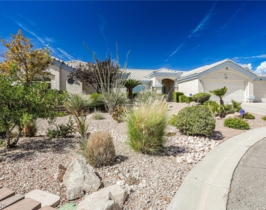 6025 Egan Crest Drive - Photo Thumbnail 2
