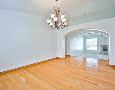 6025 Egan Crest Drive - Photo Thumbnail 9