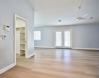6025 Egan Crest Drive - Photo Thumbnail 38