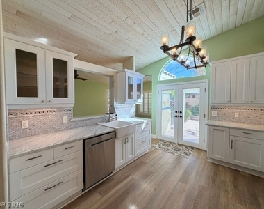 535 Cherry Street - Photo Thumbnail 6