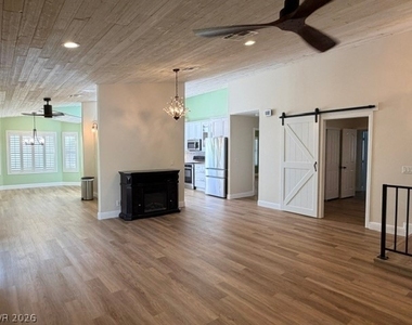 535 Cherry Street - Photo Thumbnail 4