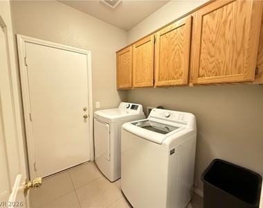 559 Artrea Place - Photo Thumbnail 16