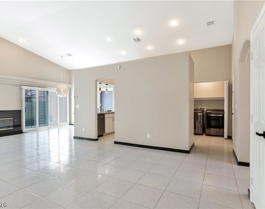 5049 Forest Oaks Drive - Photo Thumbnail 15