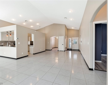 5049 Forest Oaks Drive - Photo Thumbnail 16