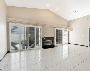 5049 Forest Oaks Drive - Photo Thumbnail 11
