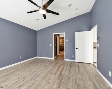 5049 Forest Oaks Drive - Photo Thumbnail 28