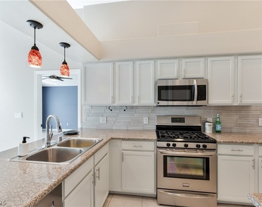 5049 Forest Oaks Drive - Photo Thumbnail 5