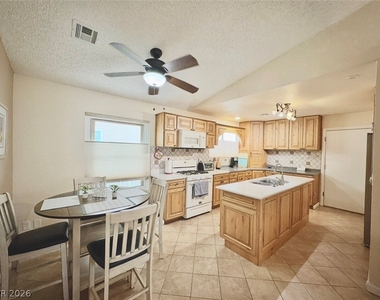 525 Tabony Avenue - Photo Thumbnail 9