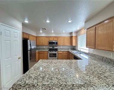 9317 Mountain Cliffs Avenue - Photo Thumbnail 7