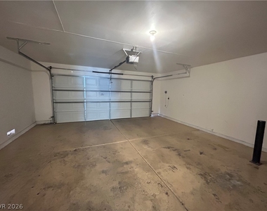 9317 Mountain Cliffs Avenue - Photo Thumbnail 21