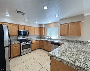 9317 Mountain Cliffs Avenue - Photo Thumbnail 6