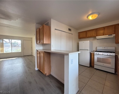 6211 Meadowhaven Lane - Photo Thumbnail 4