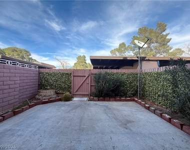 6211 Meadowhaven Lane - Photo Thumbnail 29