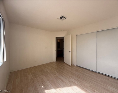 6211 Meadowhaven Lane - Photo Thumbnail 23