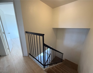 6211 Meadowhaven Lane - Photo Thumbnail 13