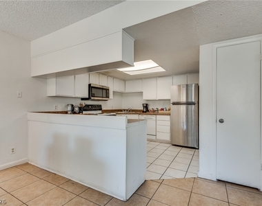 5829 Smoke Ranch Road - Photo Thumbnail 12