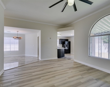 434 Viewmont Drive - Photo Thumbnail 4