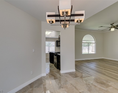 434 Viewmont Drive - Photo Thumbnail 13