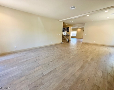 9842 Russian Hill Street - Photo Thumbnail 6