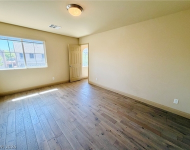 9842 Russian Hill Street - Photo Thumbnail 45