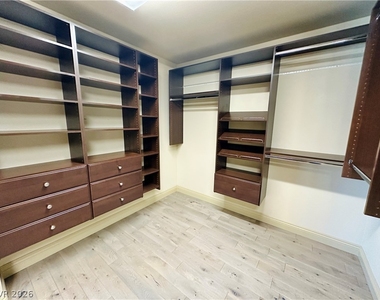 9842 Russian Hill Street - Photo Thumbnail 38