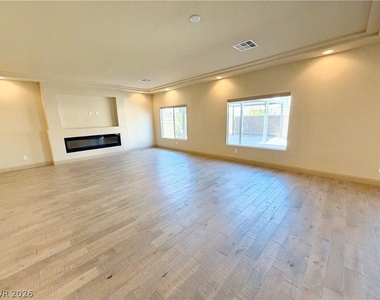 9842 Russian Hill Street - Photo Thumbnail 10