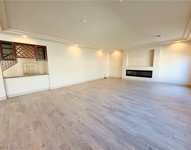 9842 Russian Hill Street - Photo Thumbnail 9