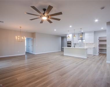 2760 Tecumseh Avenue - Photo Thumbnail 7