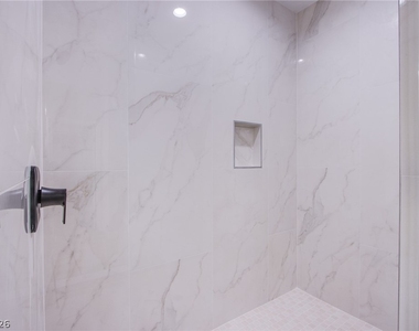 2760 Tecumseh Avenue - Photo Thumbnail 16
