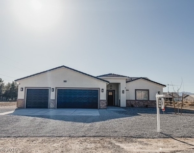 2760 Tecumseh Avenue - Photo Thumbnail 3
