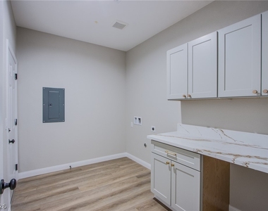2760 Tecumseh Avenue - Photo Thumbnail 20